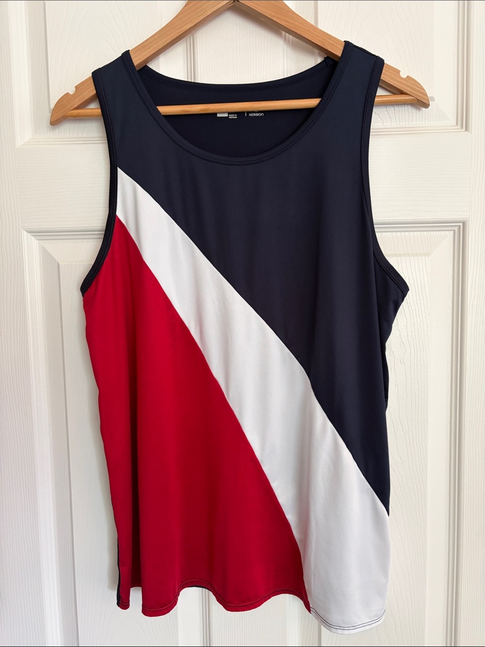 Xersion Red White Navy Women’s Colorblock Sleeveless Tank, size XL